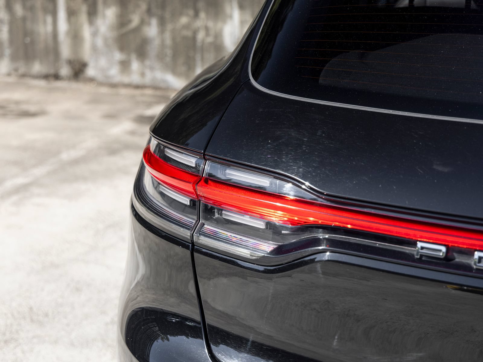 Certified 2023 Porsche Macan AWD/4WD image 18