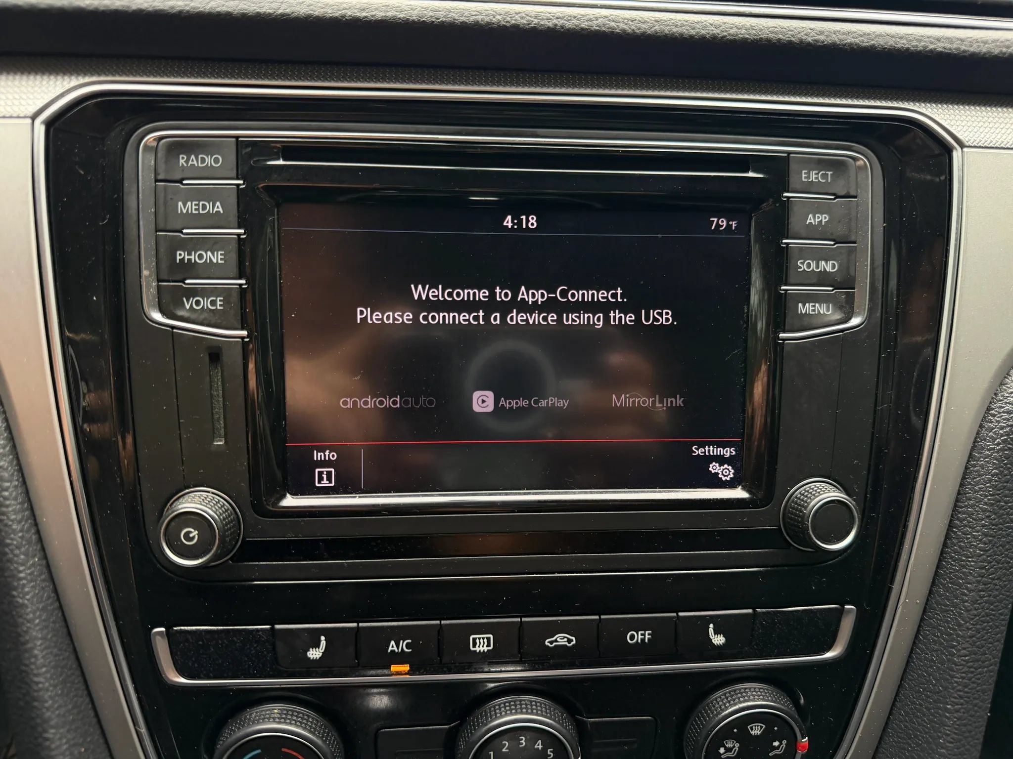 Used 2019 Volkswagen Passat 2.0T Wolfsburg FWD image 29