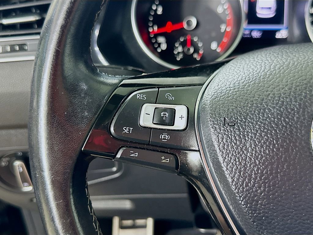 Used 2021 Volkswagen Tiguan SE R-Line image 23