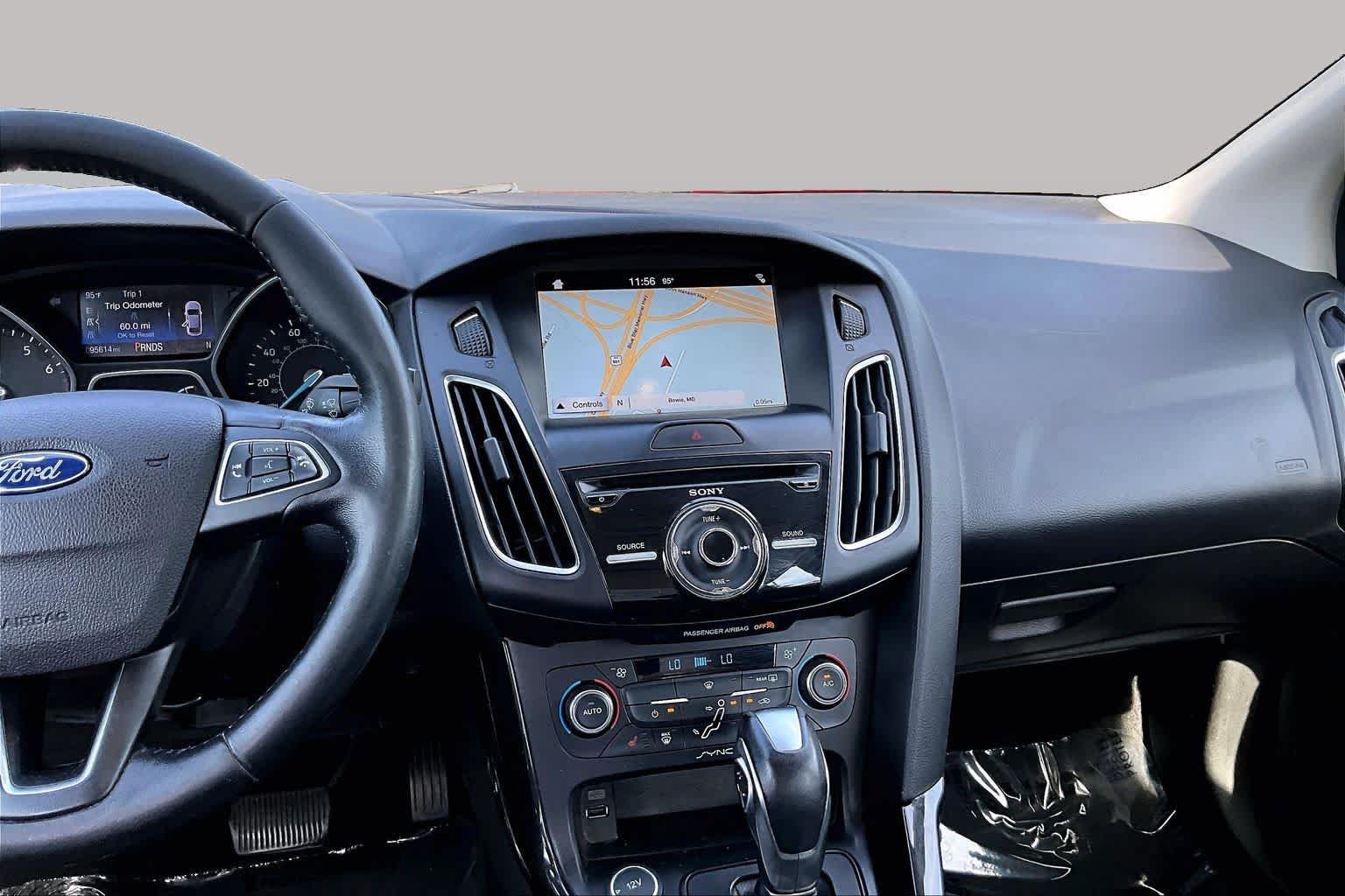Used 2016 Ford Focus Titanium FWD image 7