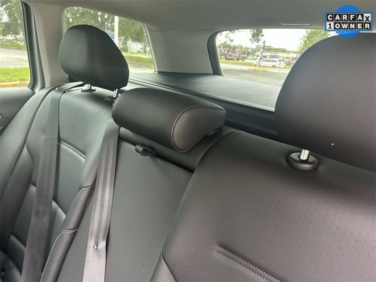 Used 2017 Volkswagen Golf Alltrack SE image 12