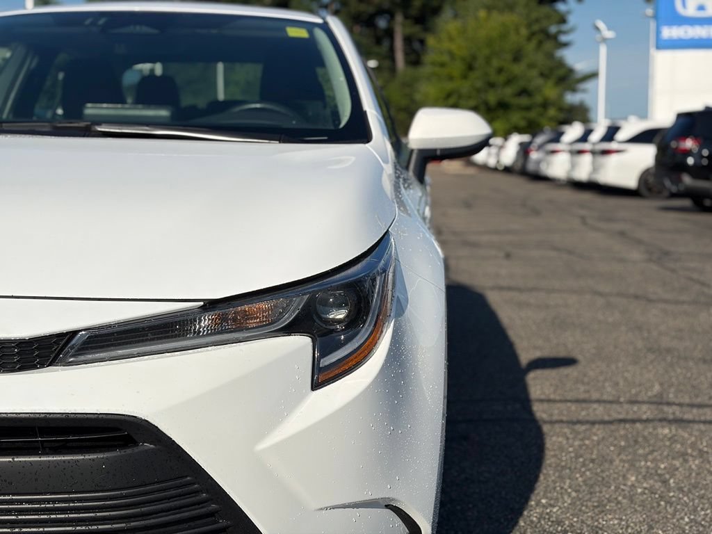 Used 2024 Toyota Corolla LE FWD image 4