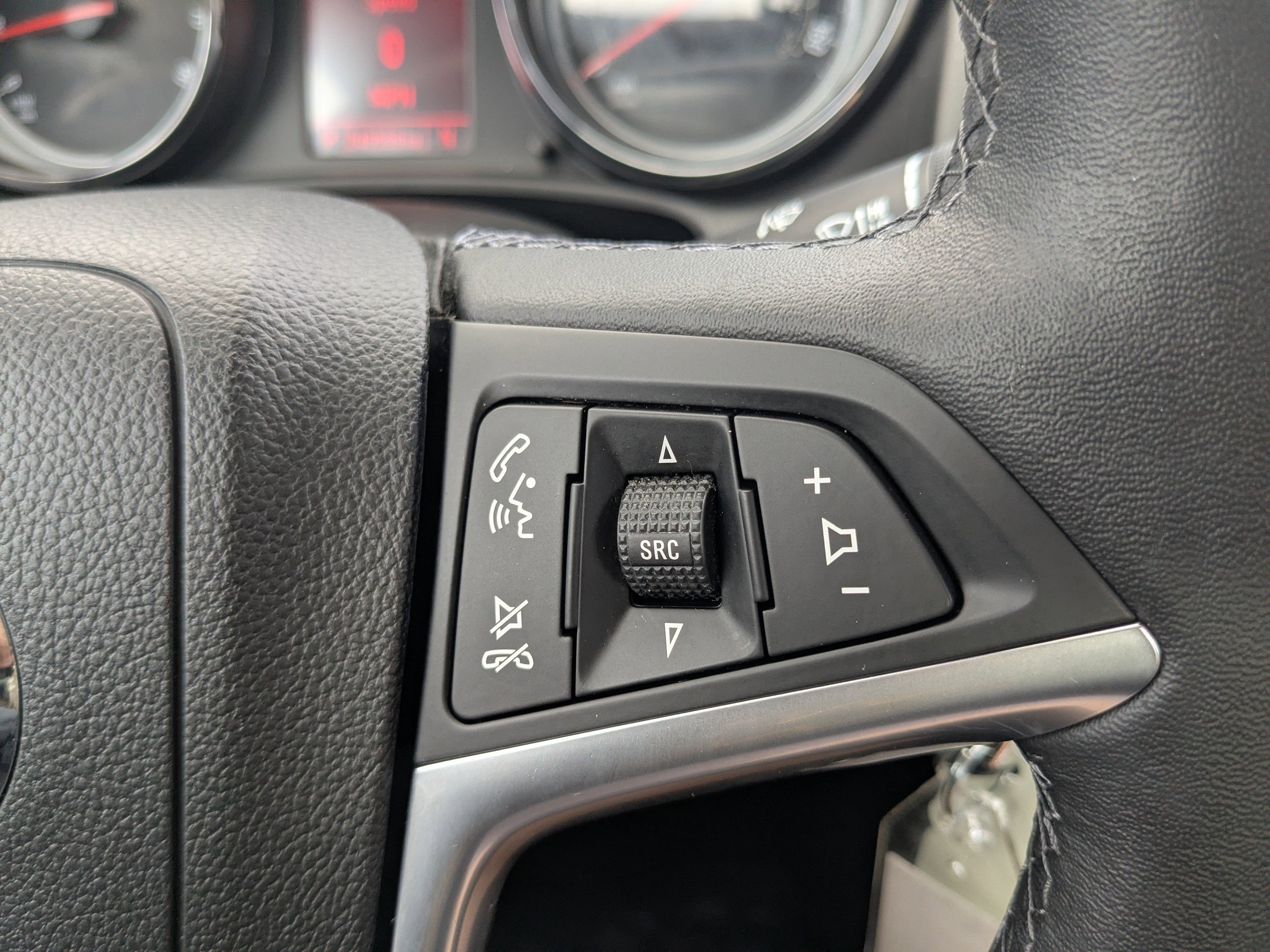 Used 2018 Buick Cascada Premium image 28