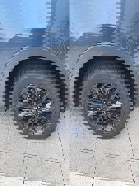 Used 2019 Ford Explorer XLT w/ Equipment Group 202A image 4