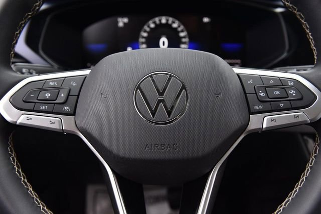 Certified 2023 Volkswagen Taos SE w/ Panoramic Sunroof Package image 17