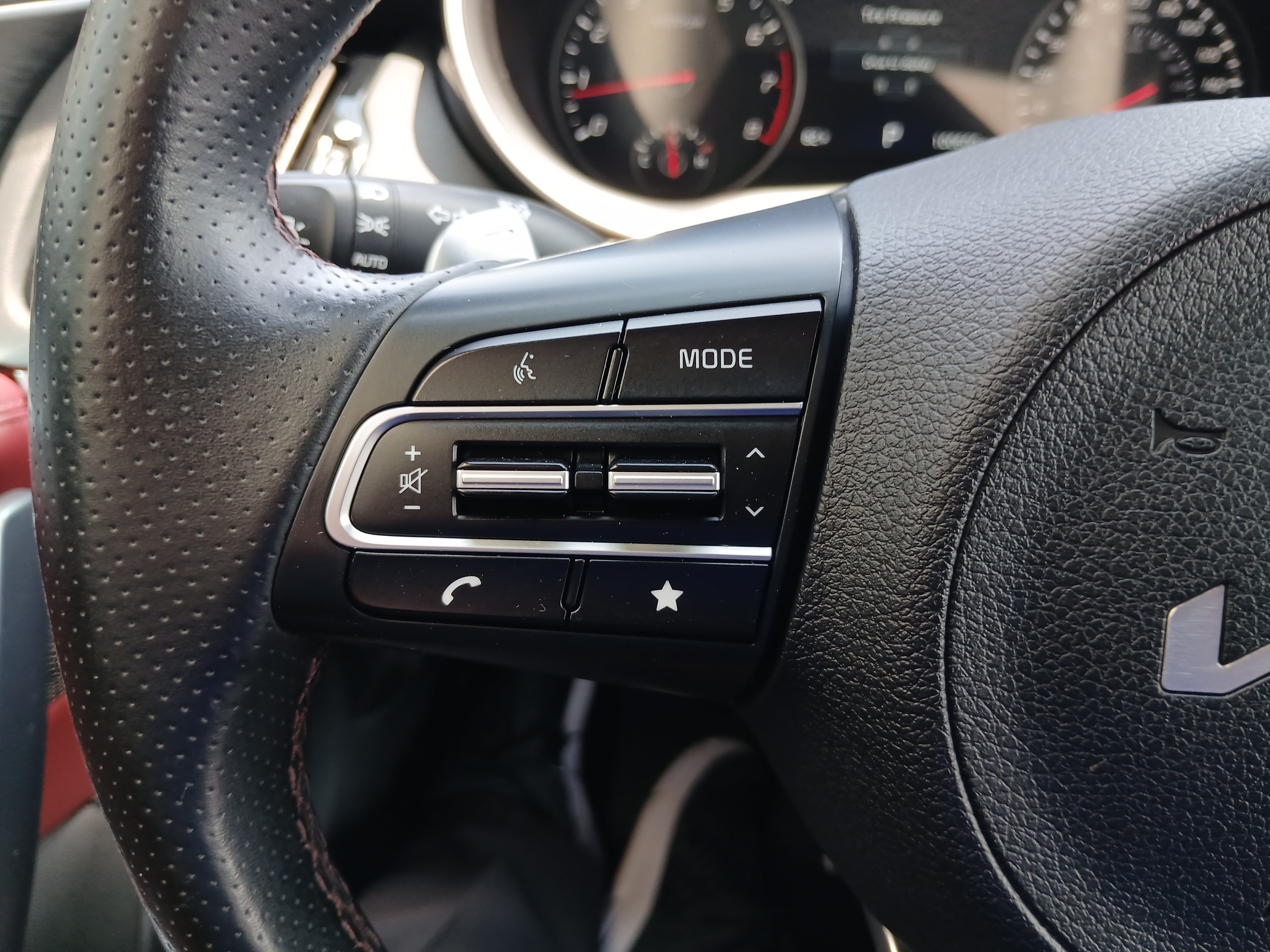 Used 2022 Kia Stinger GT2 w/ Red Interior Color Package AWD/4WD image 11