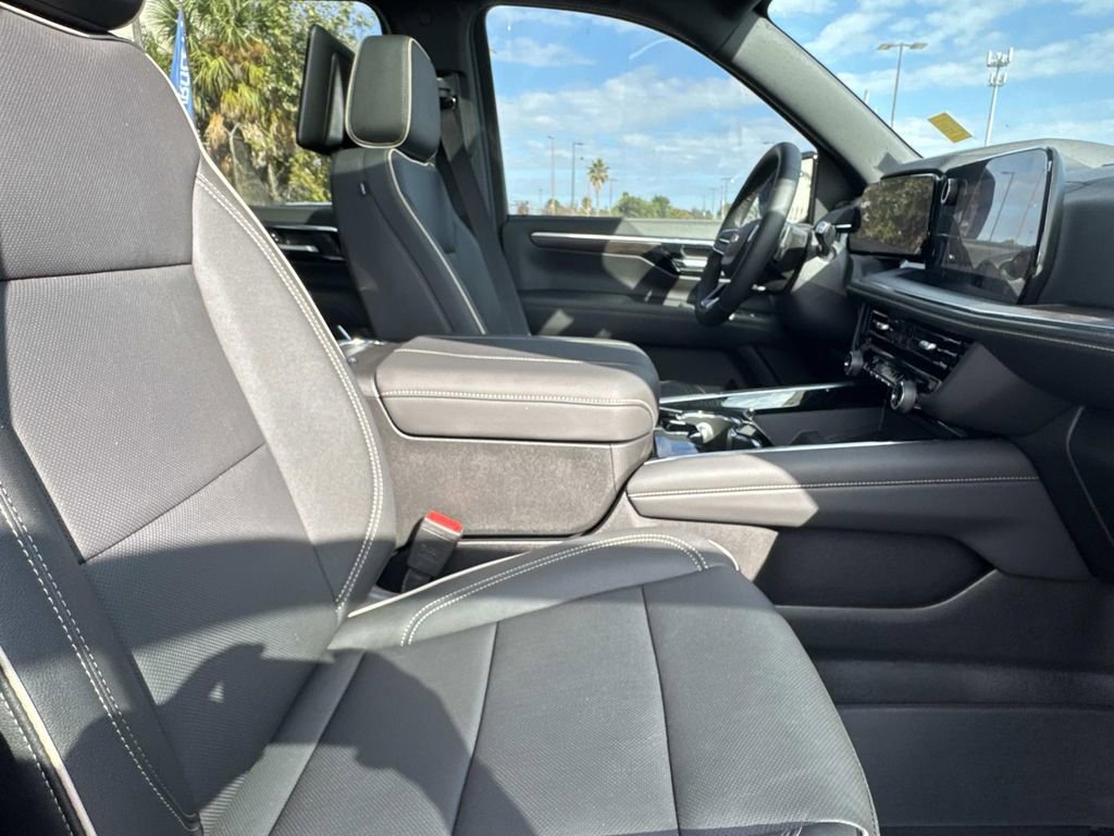 New 2026 Chevrolet Suburban Premier image 13