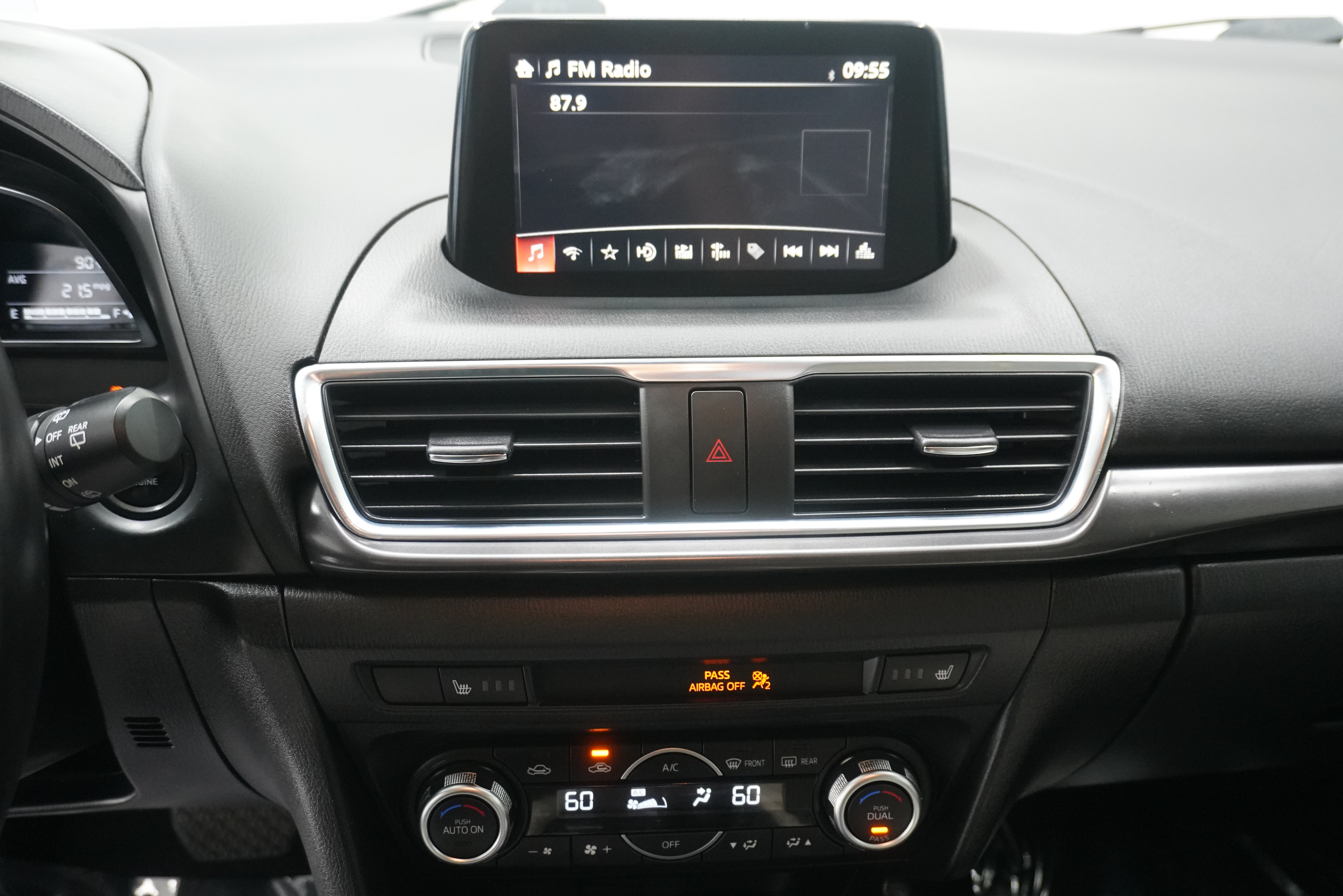 Used 2018 MAZDA MAZDA3 Grand Touring FWD image 20
