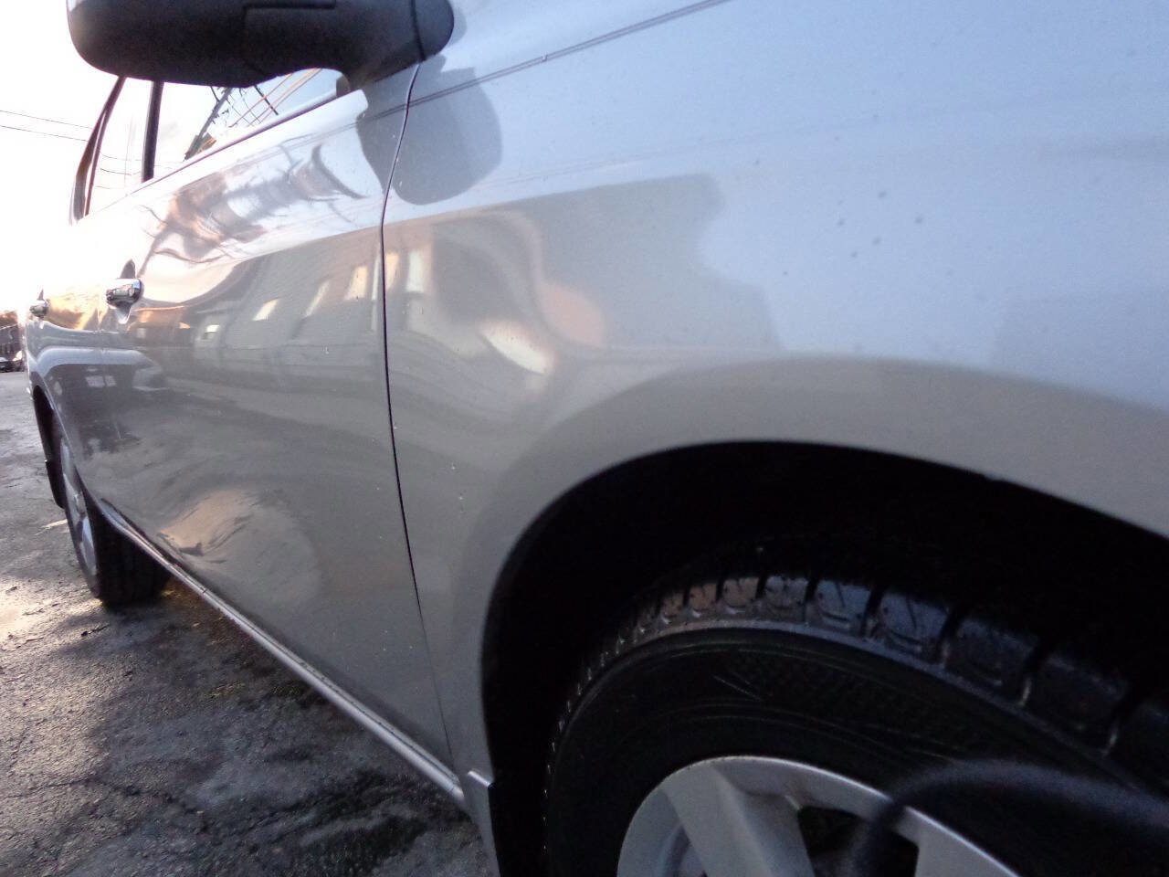 Used 2014 Nissan Versa SV w/ Convenience Package image 37