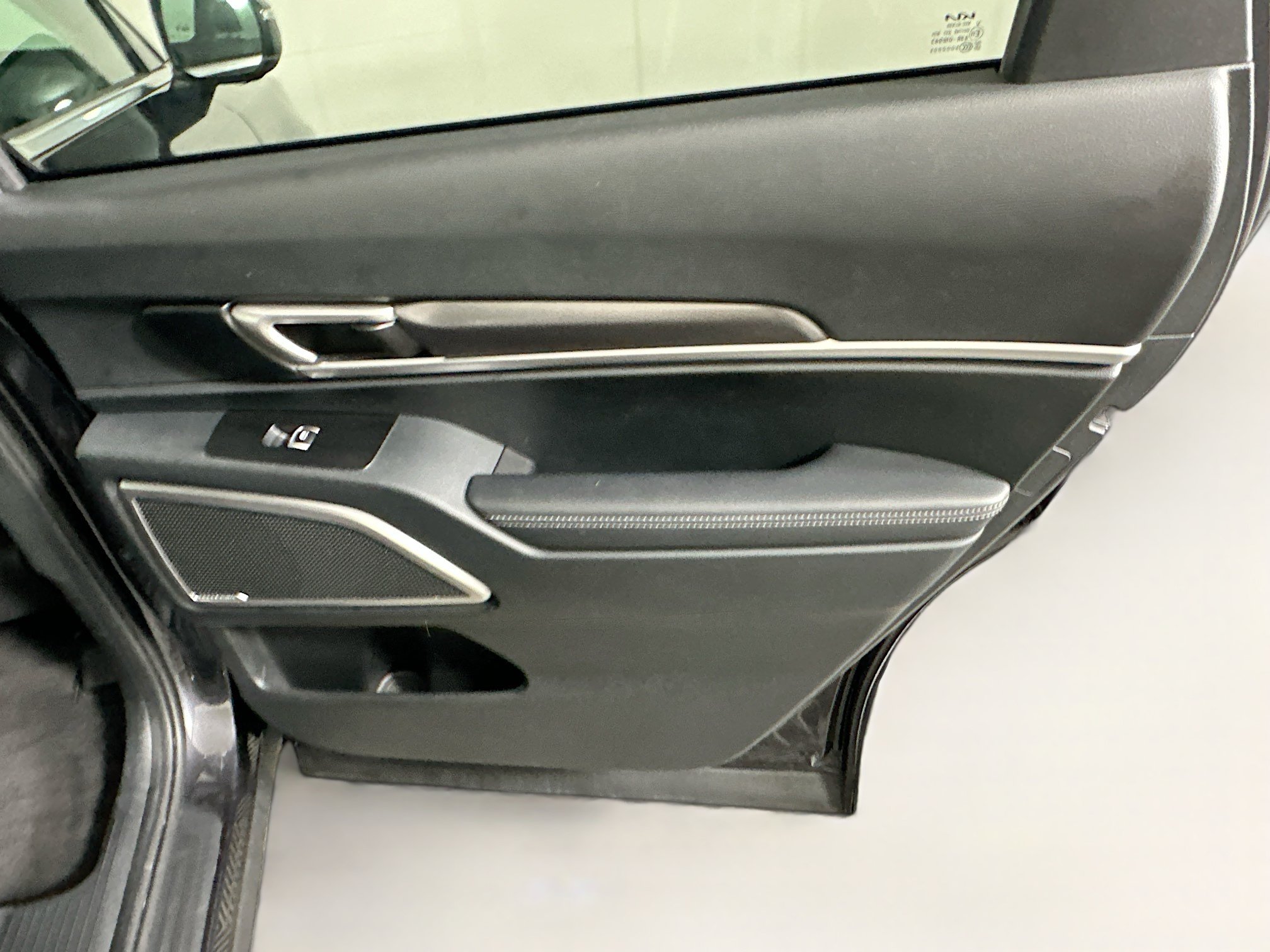 Used 2025 Kia Telluride S FWD image 32