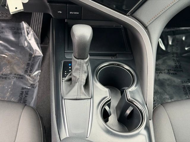 Used 2020 Toyota Camry LE image 16