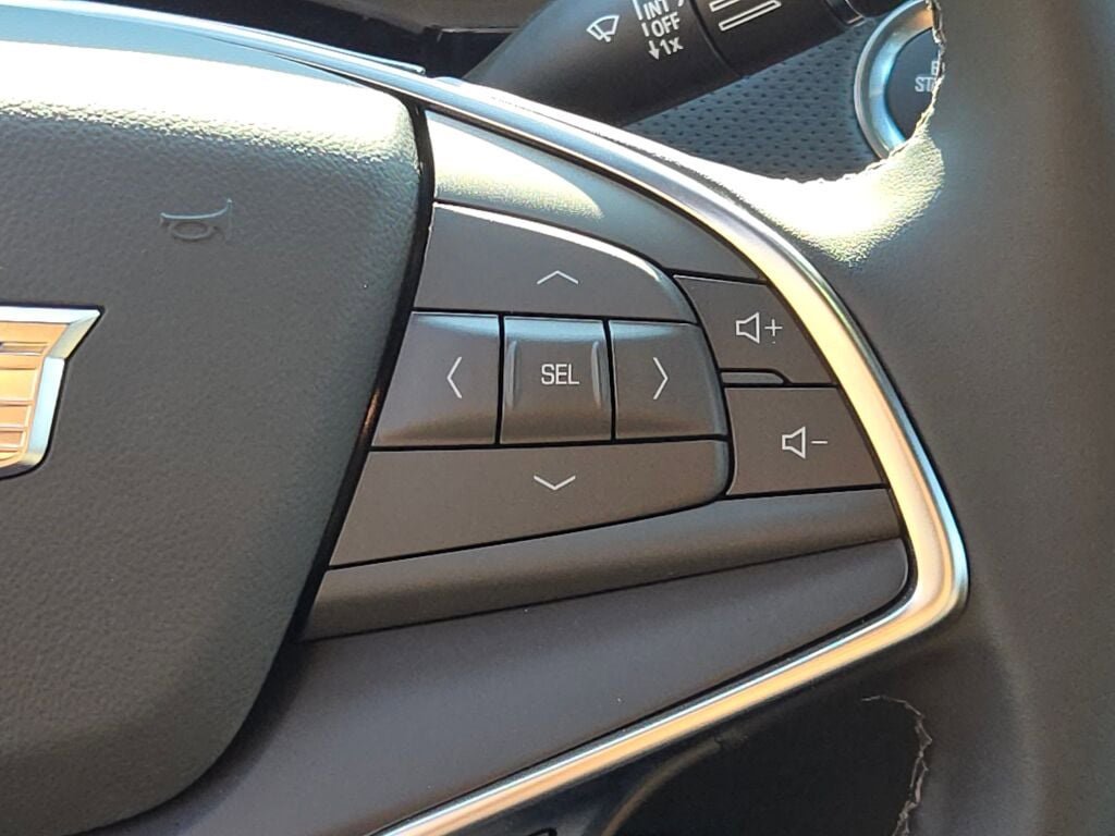 New 2025 Cadillac XT5 Luxury image 34