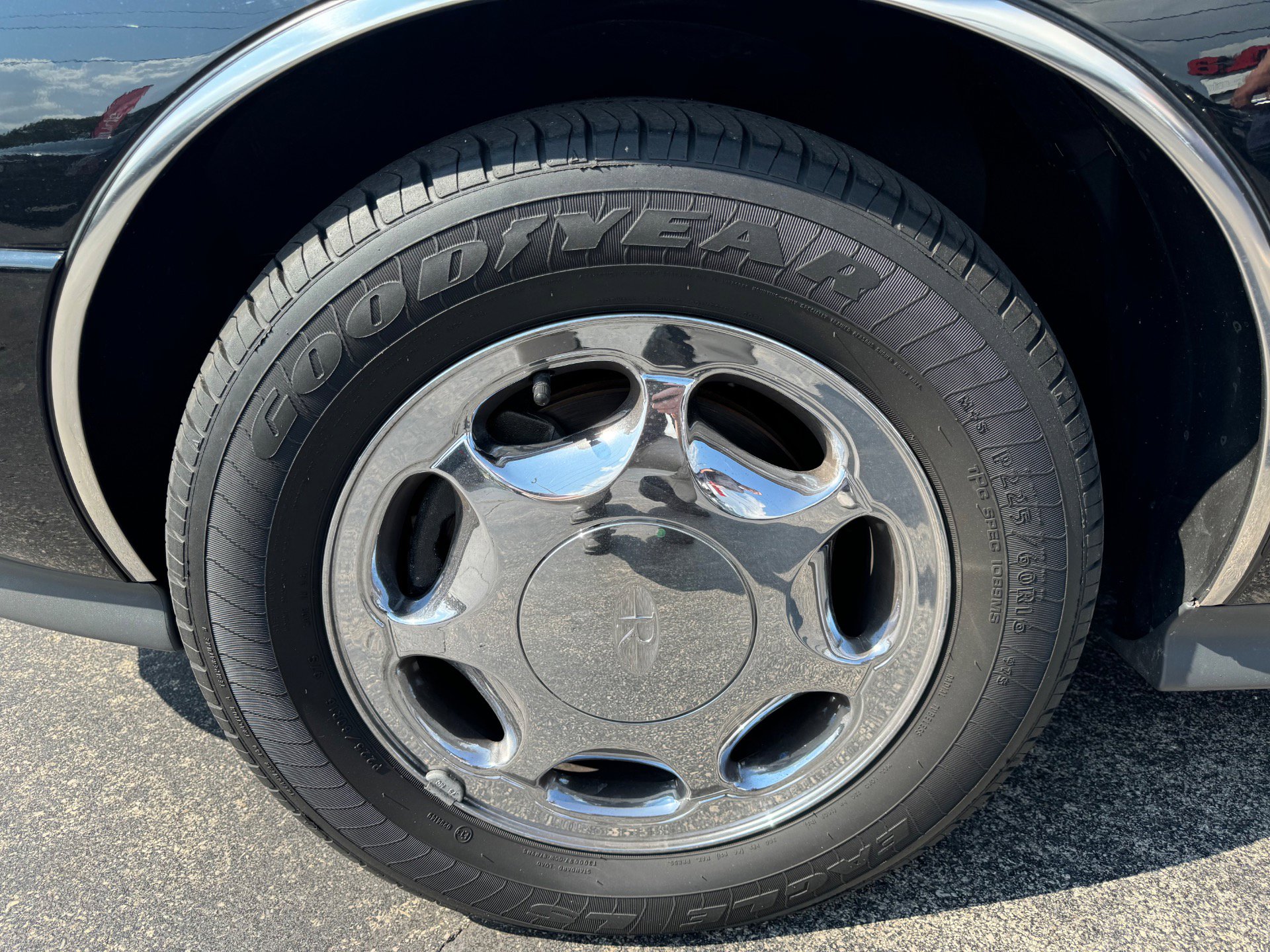 Used 1998 Buick Riviera Supercharged Coupe w/ Prestige Opt Pkg image 34