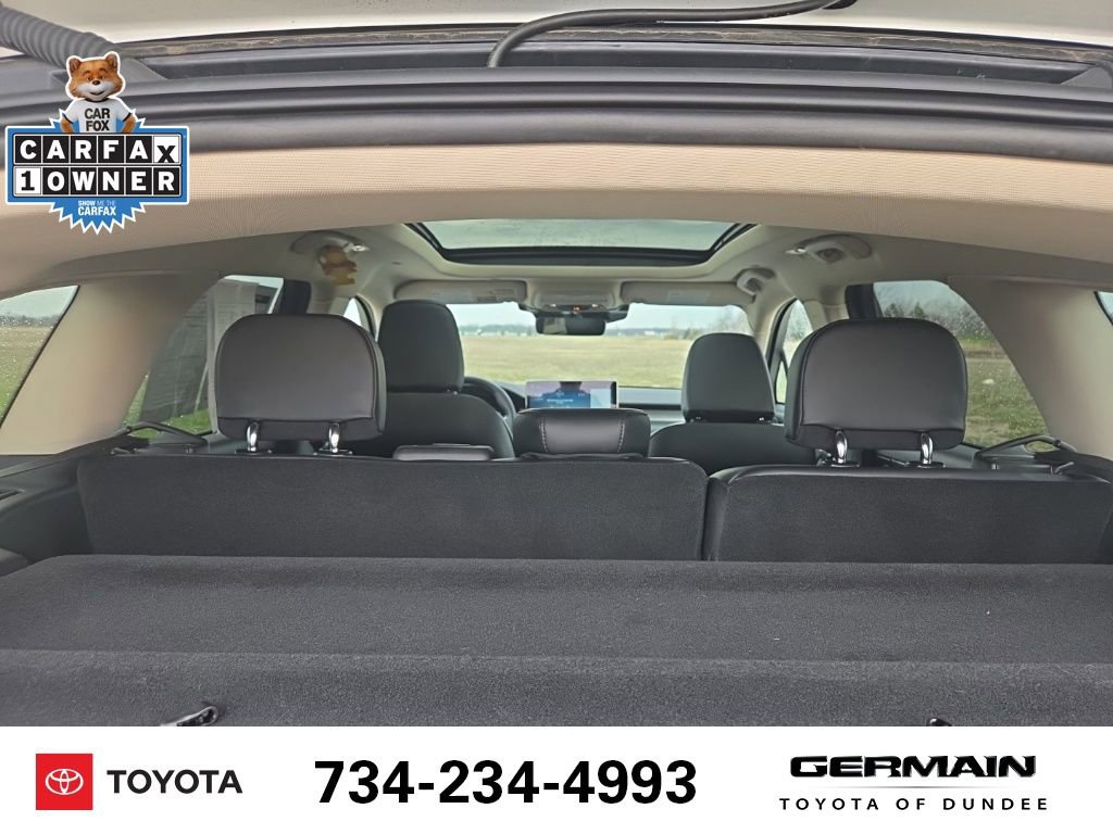 Used 2024 Lincoln Corsair AWD w/ Equipment Group 101A image 23