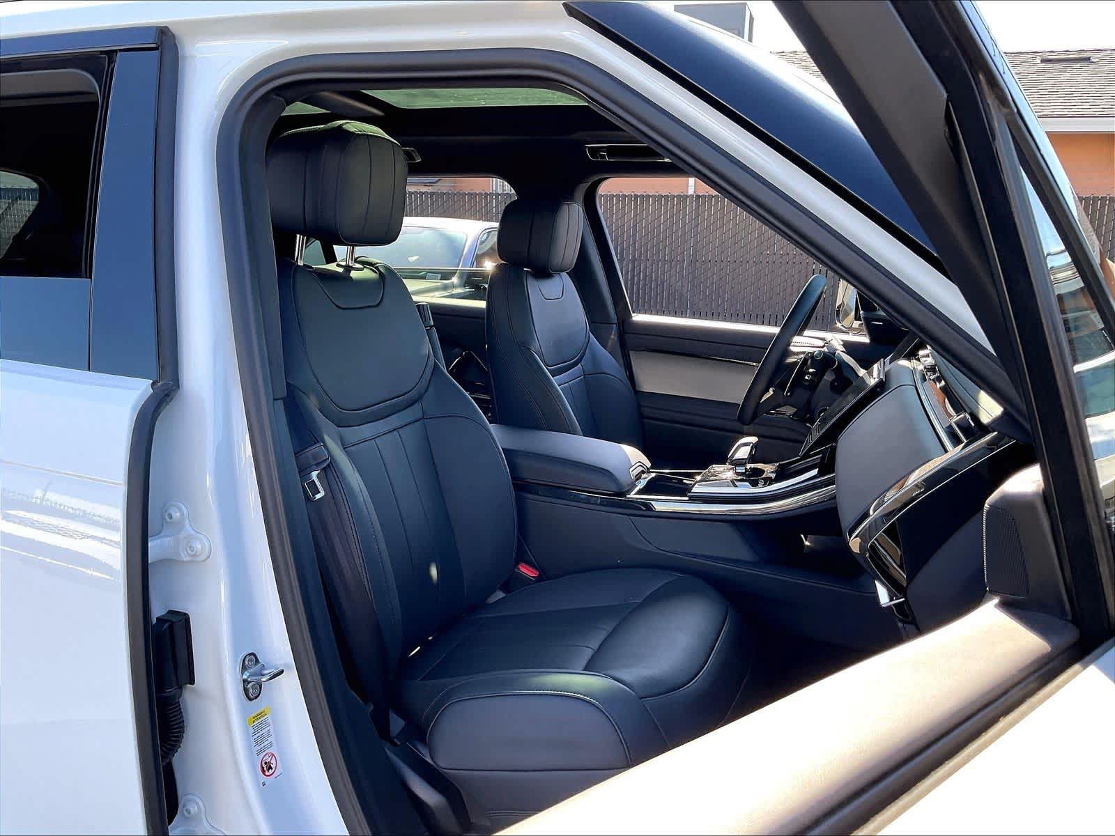 New 2025 Land Rover Range Rover Sport Dynamic SE AWD/4WD image 31