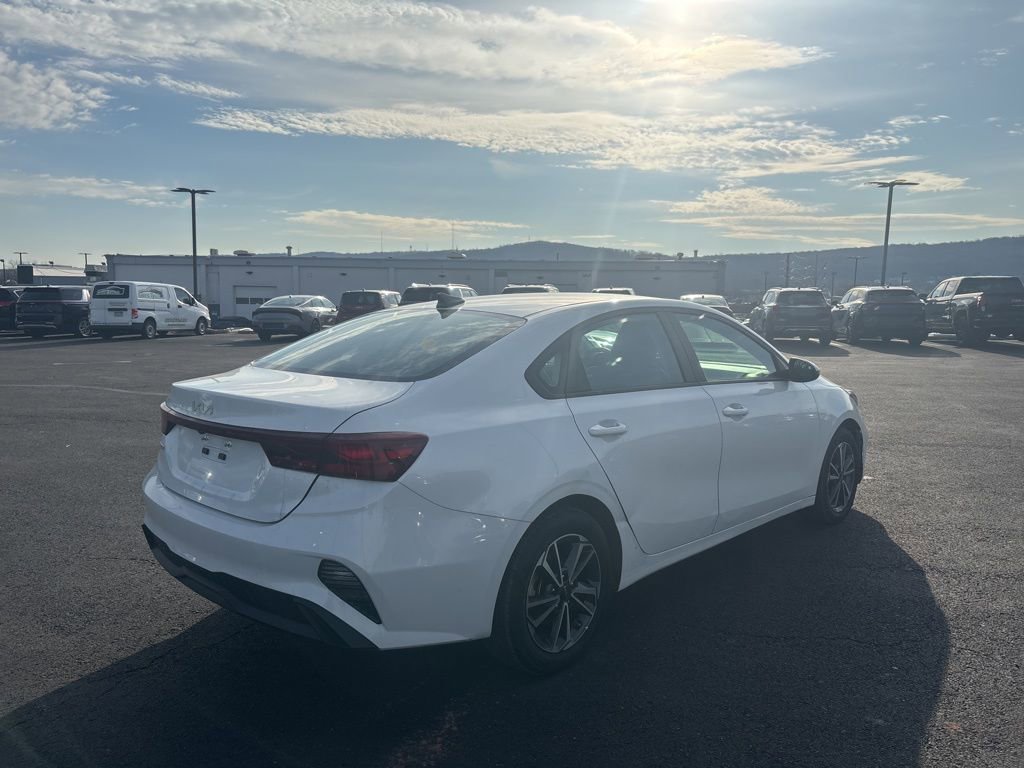 Certified 2022 Kia Forte LXS w/ LXS Technology Package image 2