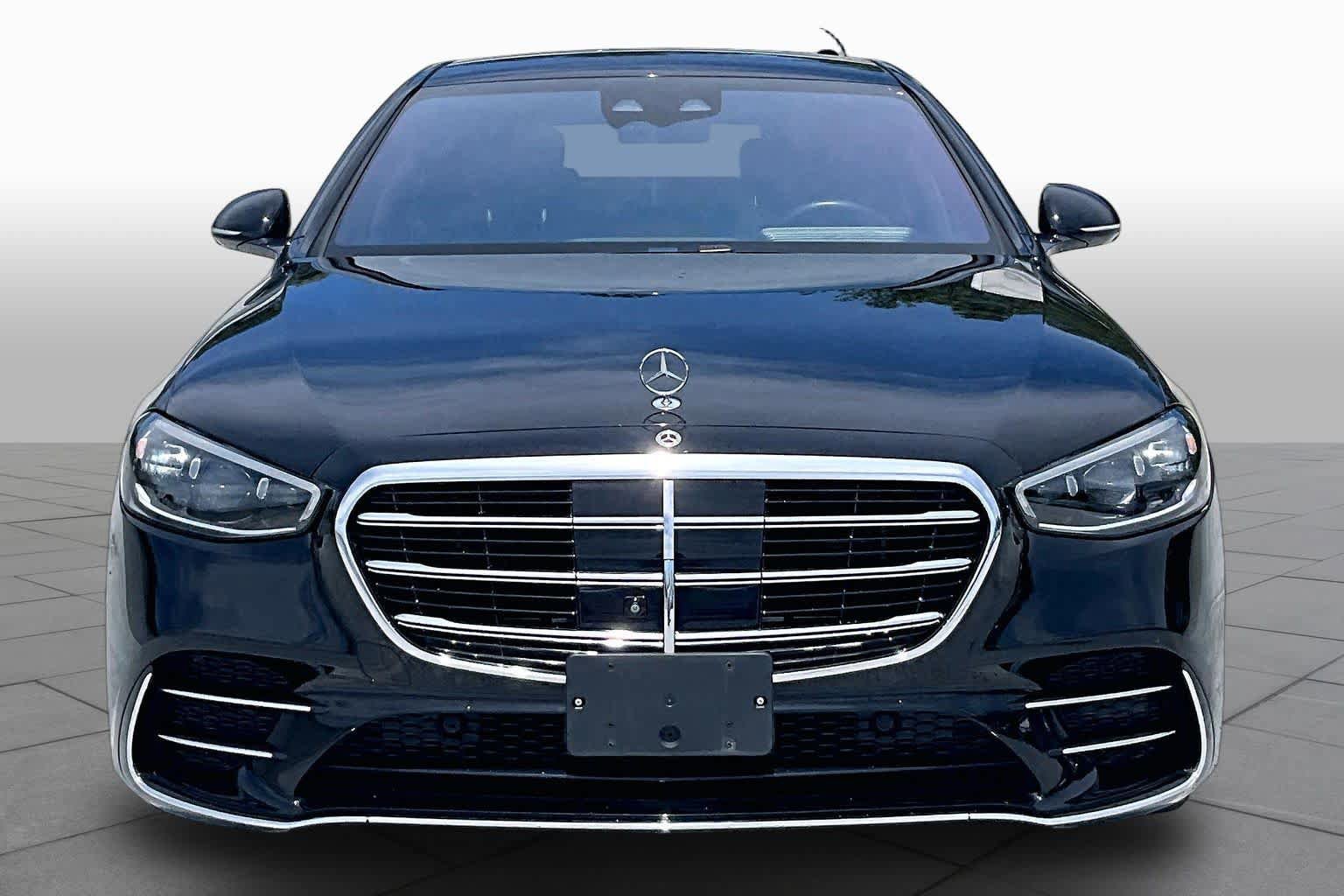 Used 2022 Mercedes-Benz S 500 4MATIC w/ AMG Line Package image 4