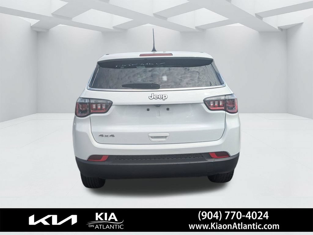 Used 2023 Jeep Compass Sport AWD/4WD image 4