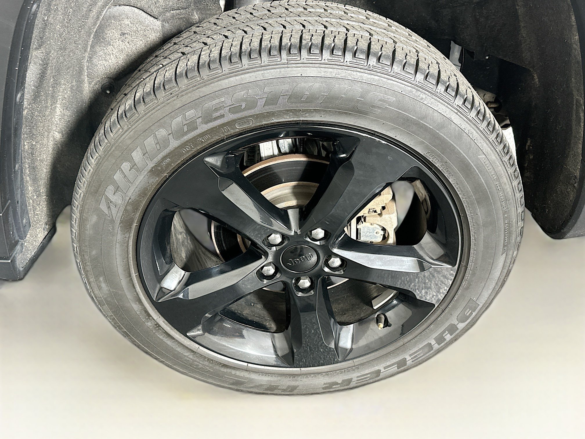Used 2023 Jeep Grand Cherokee Altitude AWD/4WD image 11