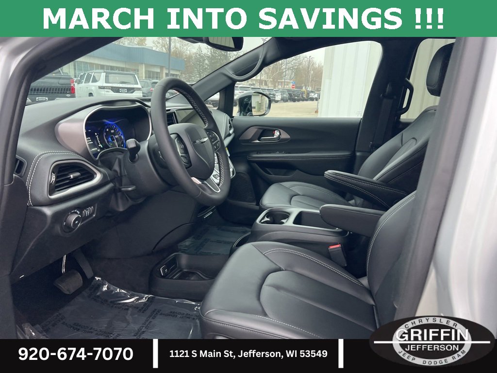 New 2026 Chrysler Pacifica Select image 18