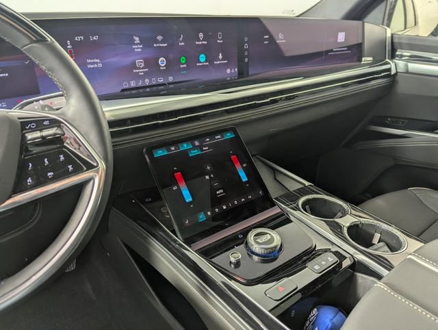 Used 2025 Cadillac Escalade ESV Sport w/ Touring Package image 14