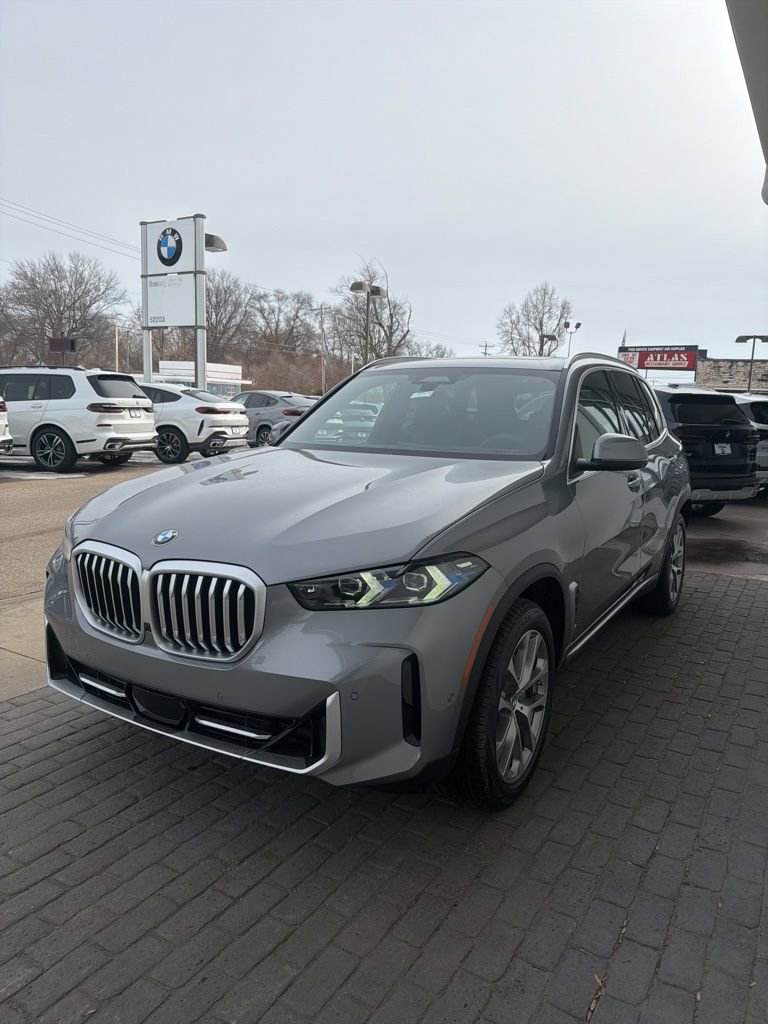 New 2026 BMW X5 xDrive40i AWD/4WD image 3