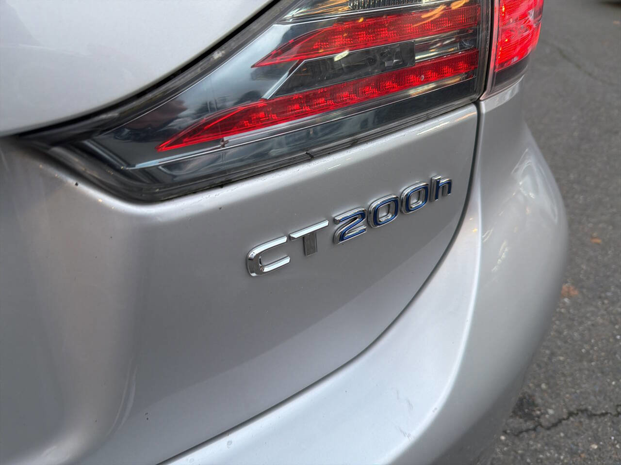 Used 2011 Lexus CT 200h Premium w/ Premium Audio Pkg image 6