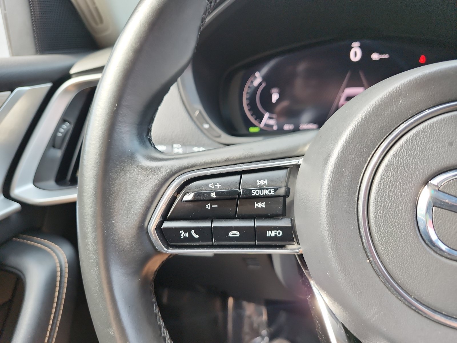Used 2024 MAZDA CX-90 Plug-In Hybrid w/ Preferred AWD/4WD image 26