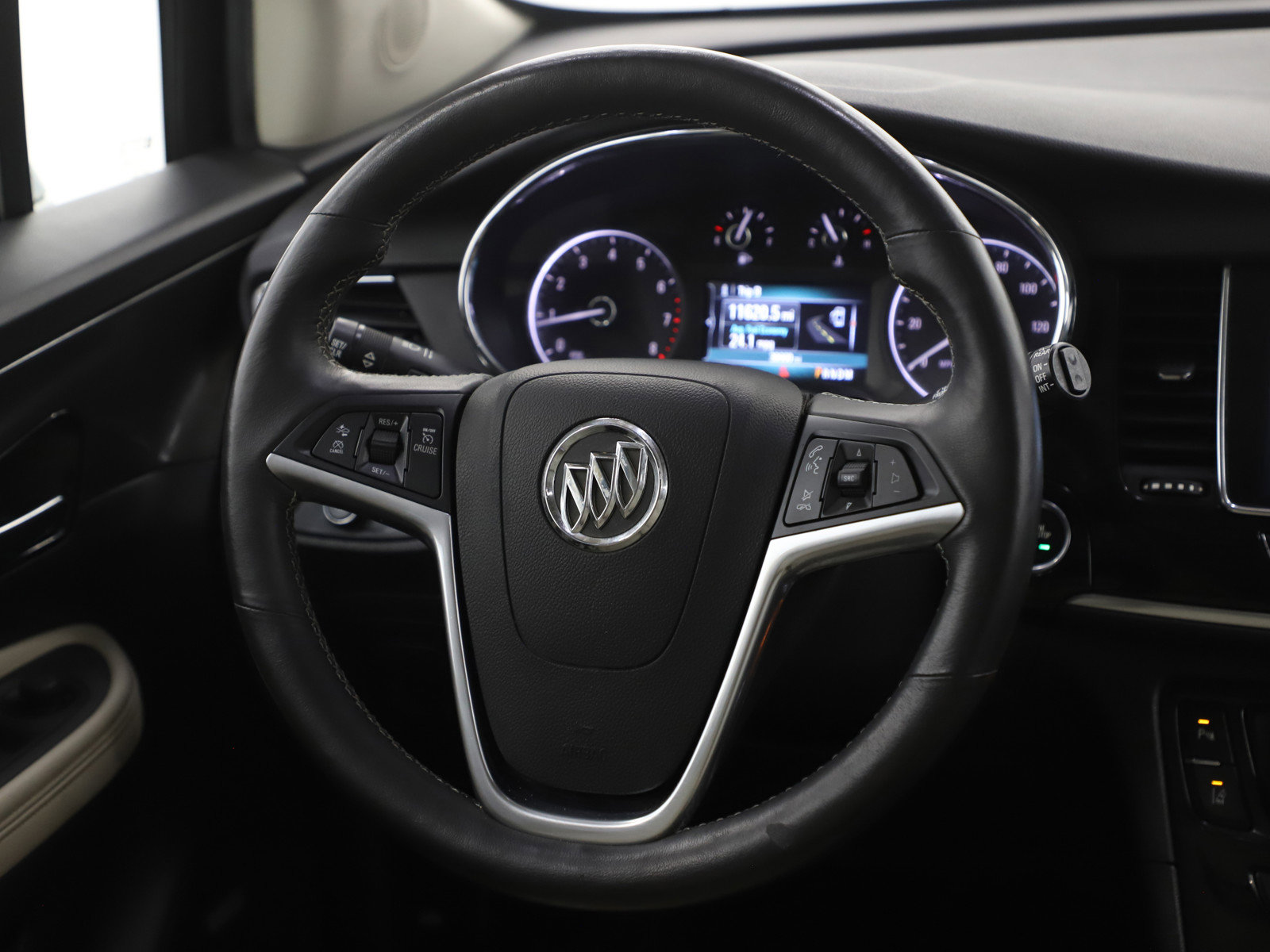 Used 2017 Buick Encore Premium image 14