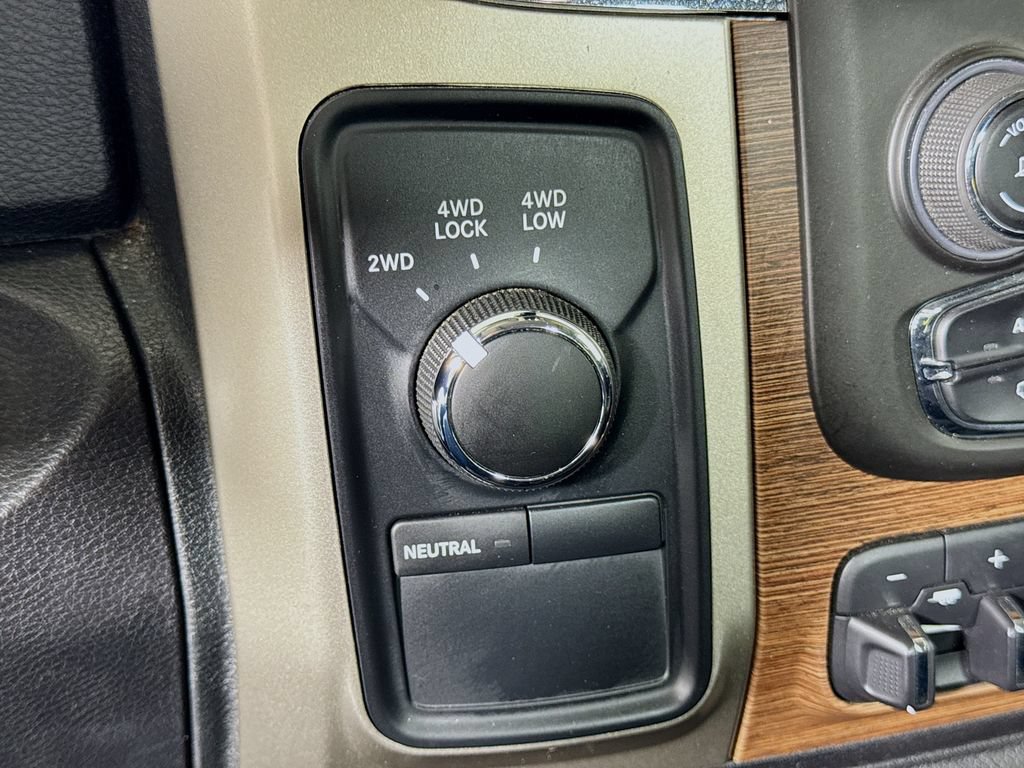 Used 2014 RAM 2500 Laramie w/ Convenience Group AWD/4WD image 14