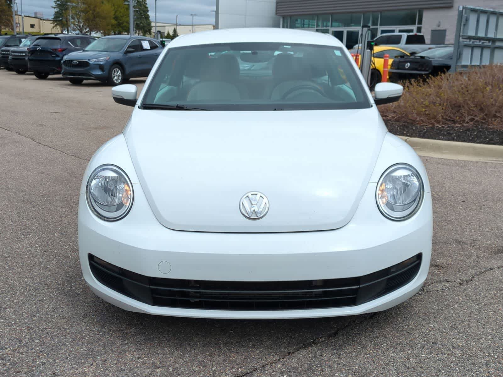 Used 2016 Volkswagen Beetle 1.8T Classic FWD image 3