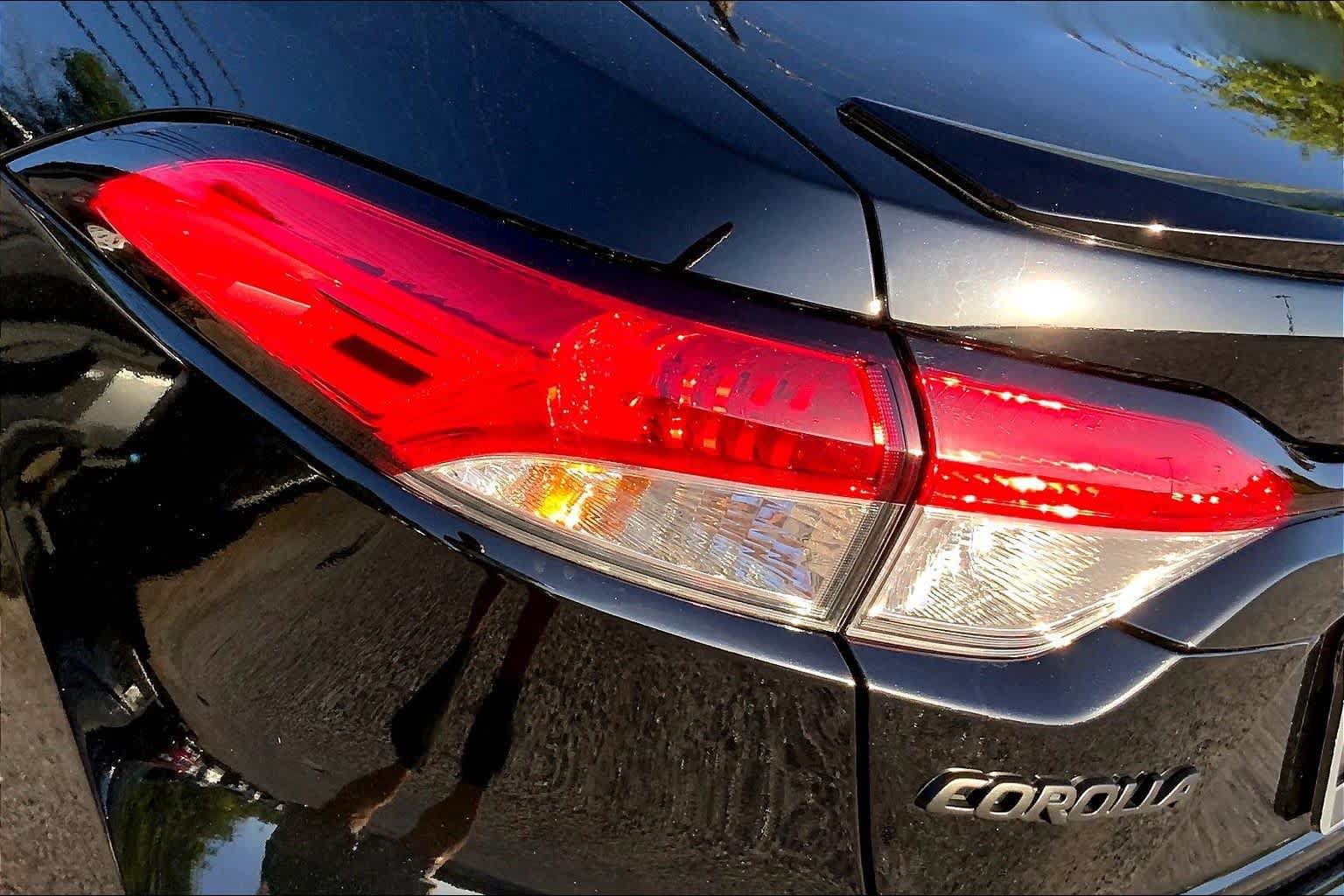 Used 2026 Toyota Corolla SE FWD image 28