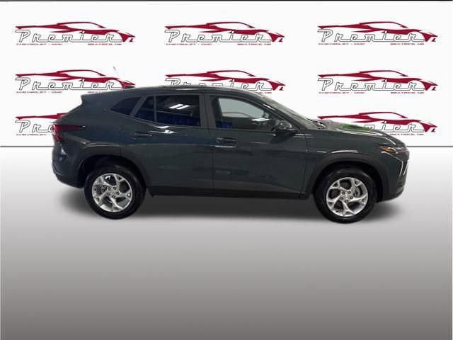 New 2026 Chevrolet Trax LS w/ LS Convenience Package FWD image 7