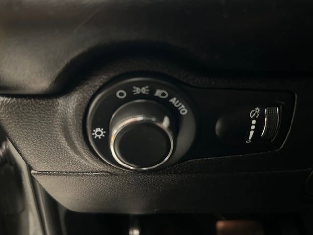 Used 2023 Dodge Durango R/T w/ Tow 'N Go Package AWD/4WD image 26