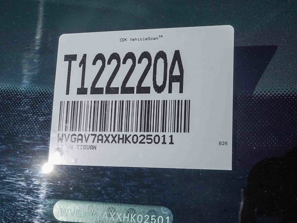 Used 2017 Volkswagen Tiguan S image 26