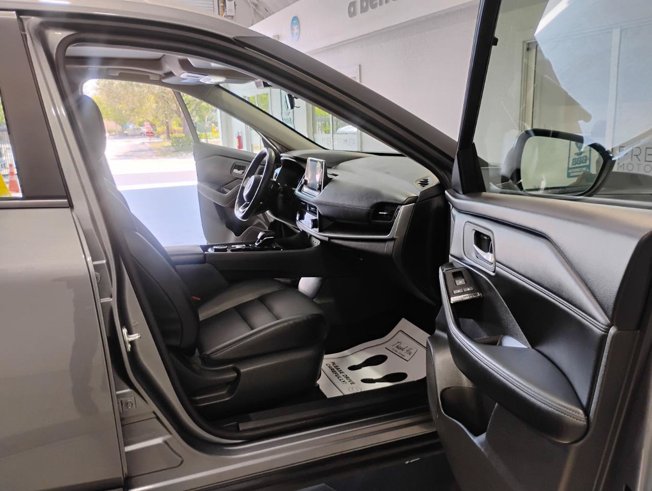 Used 2024 Nissan Rogue SV w/ SV Premium Package AWD/4WD image 47