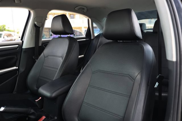 Used 2017 Volkswagen Passat 1.8T R-Line FWD image 9