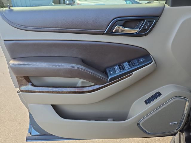 Used 2019 Chevrolet Suburban LT w/ Luxury Package AWD/4WD image 14