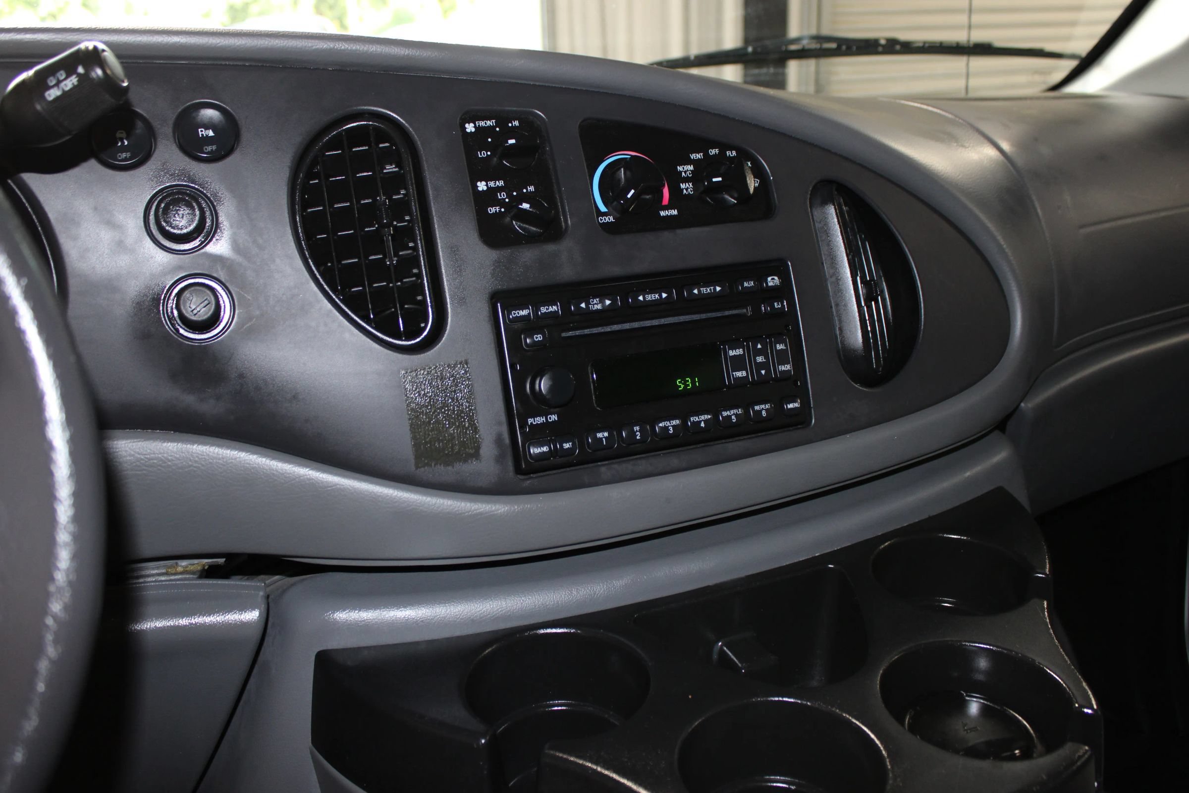 Used 2008 Ford E-350 and Econoline 350 XL RWD image 14