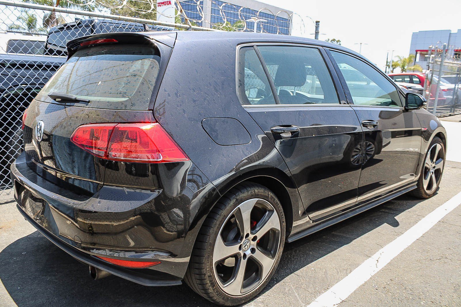 Used 2016 Volkswagen GTI SE FWD image 5