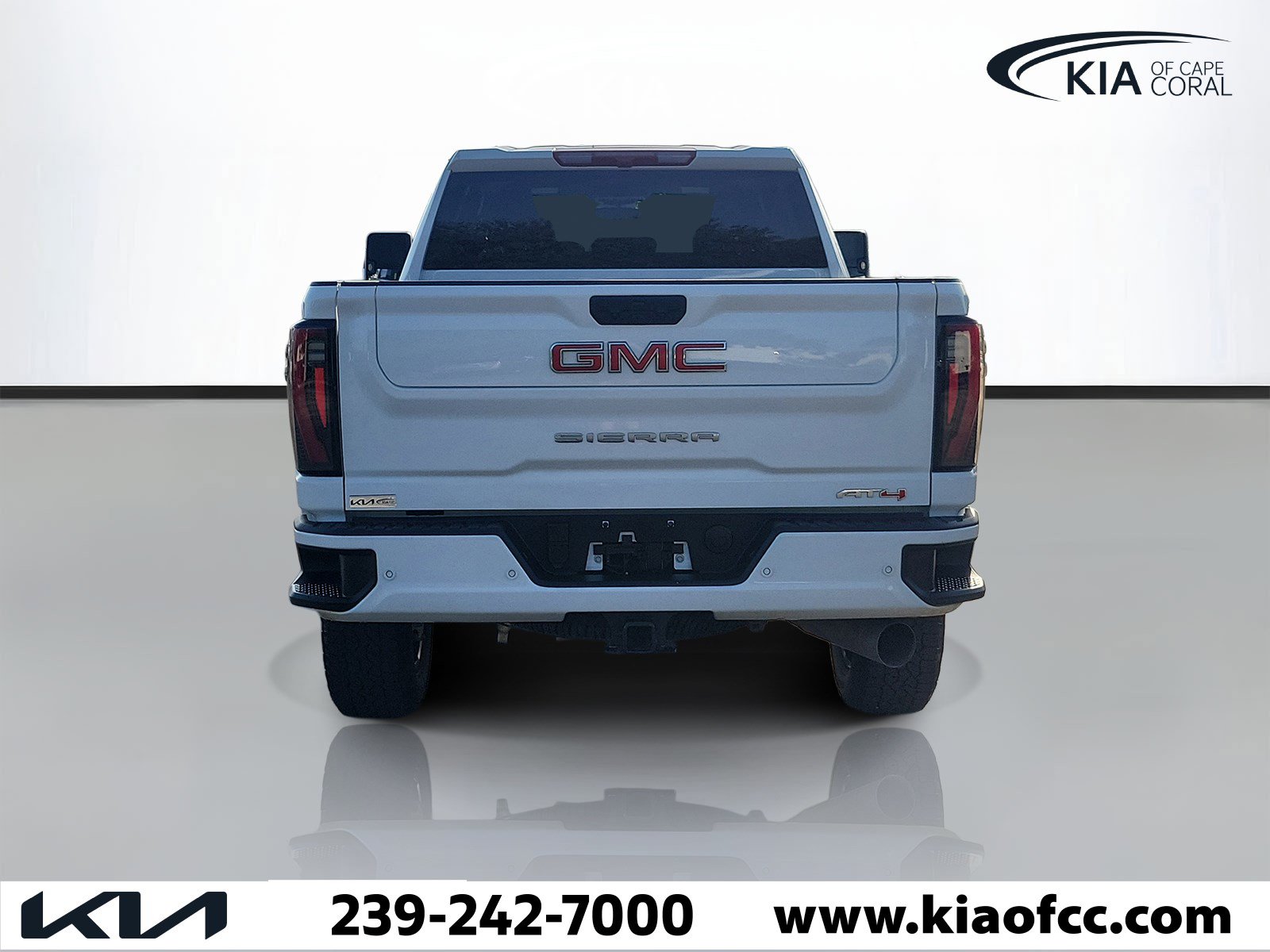 Used 2026 GMC Sierra 2500 AT4 AWD/4WD image 4