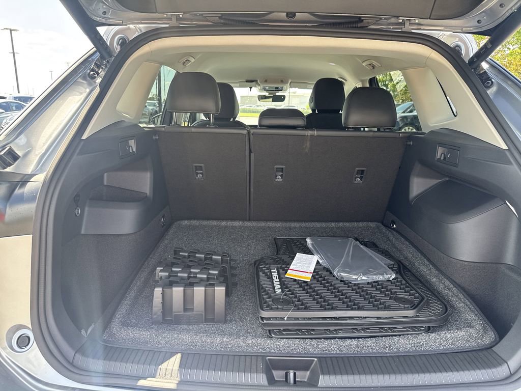 New 2025 Volkswagen Tiguan SE image 15