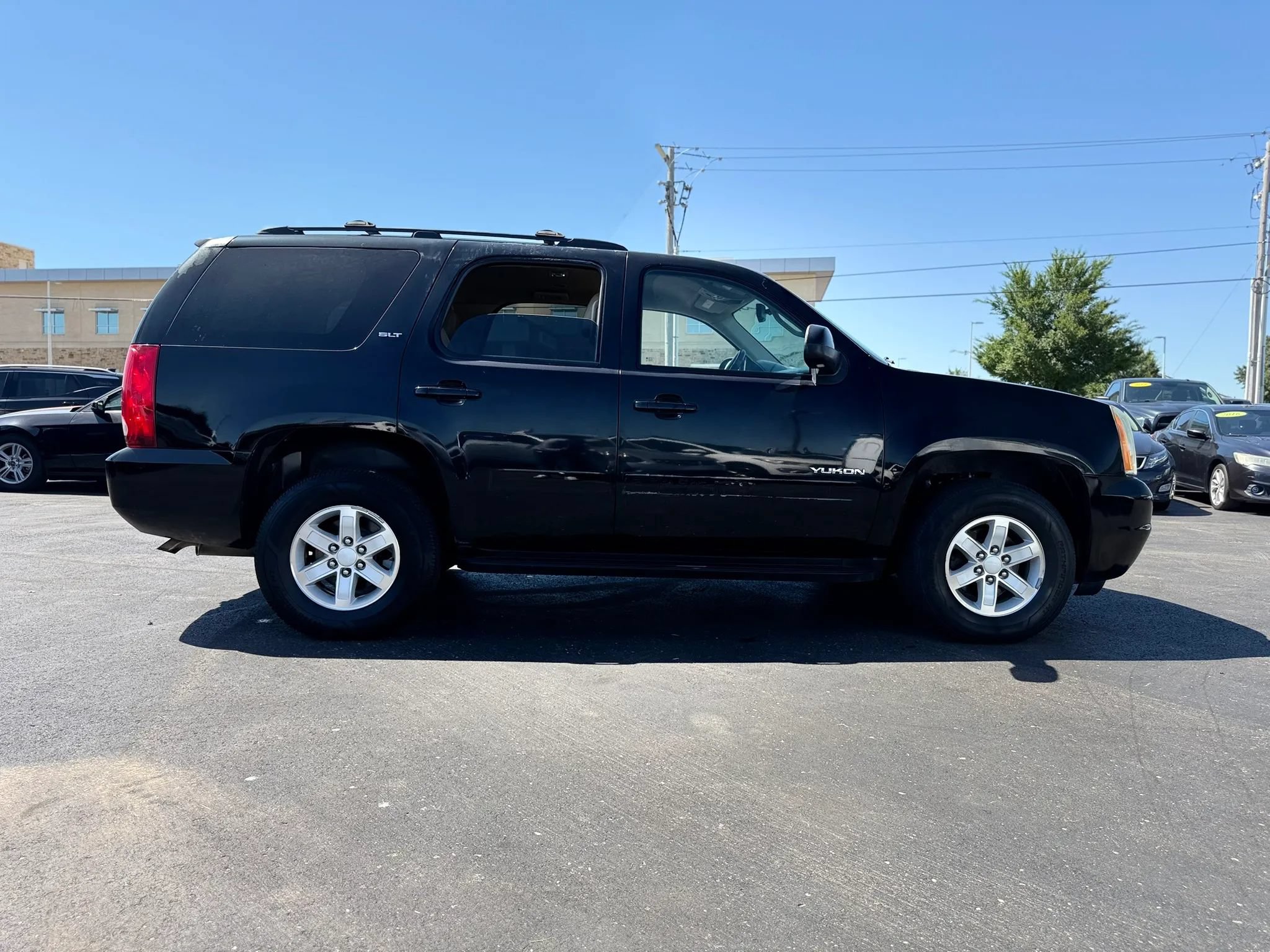 Used 2012 GMC Yukon SLT AWD/4WD image 3