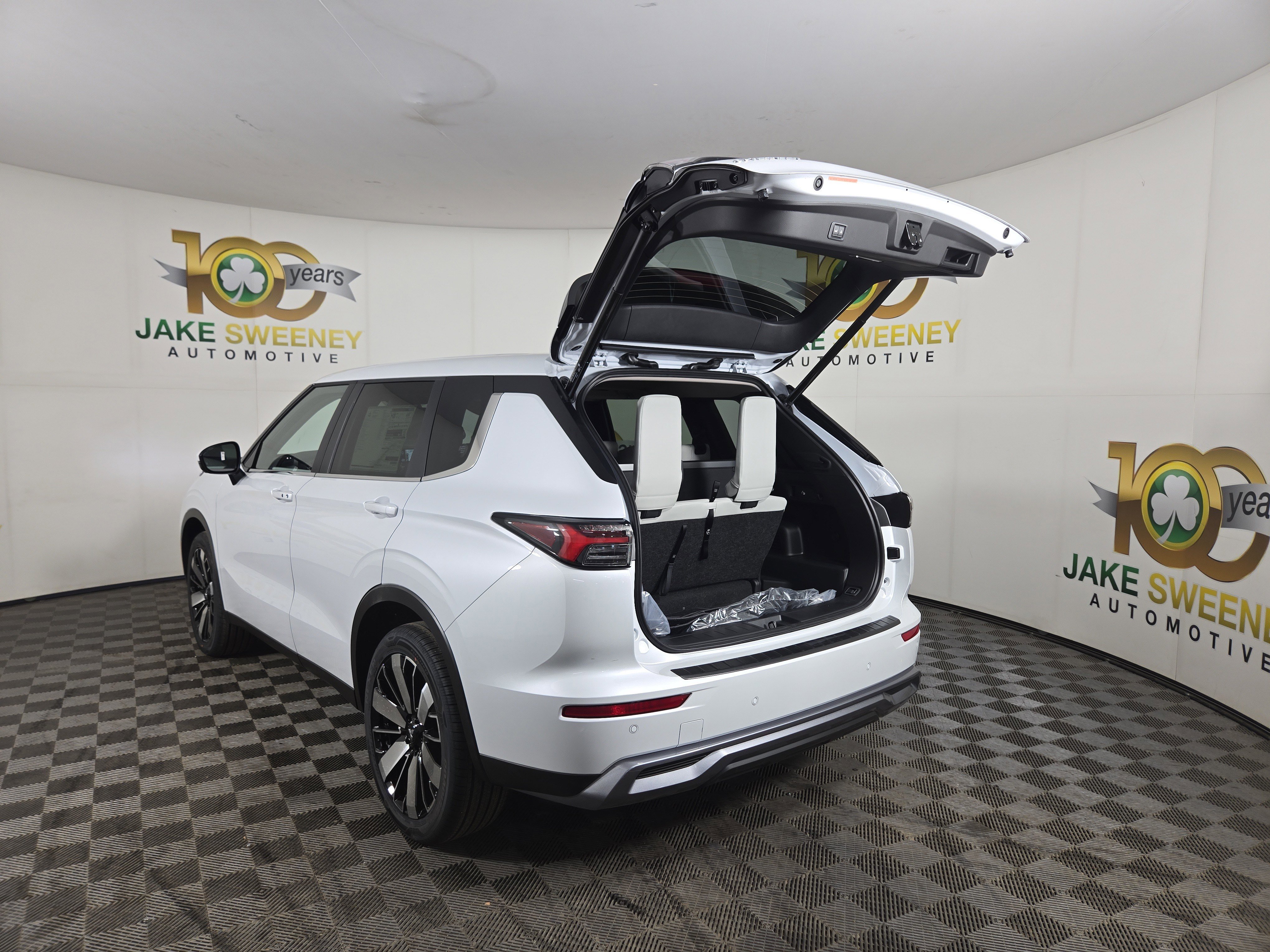 New 2026 Mitsubishi Outlander SE image 33