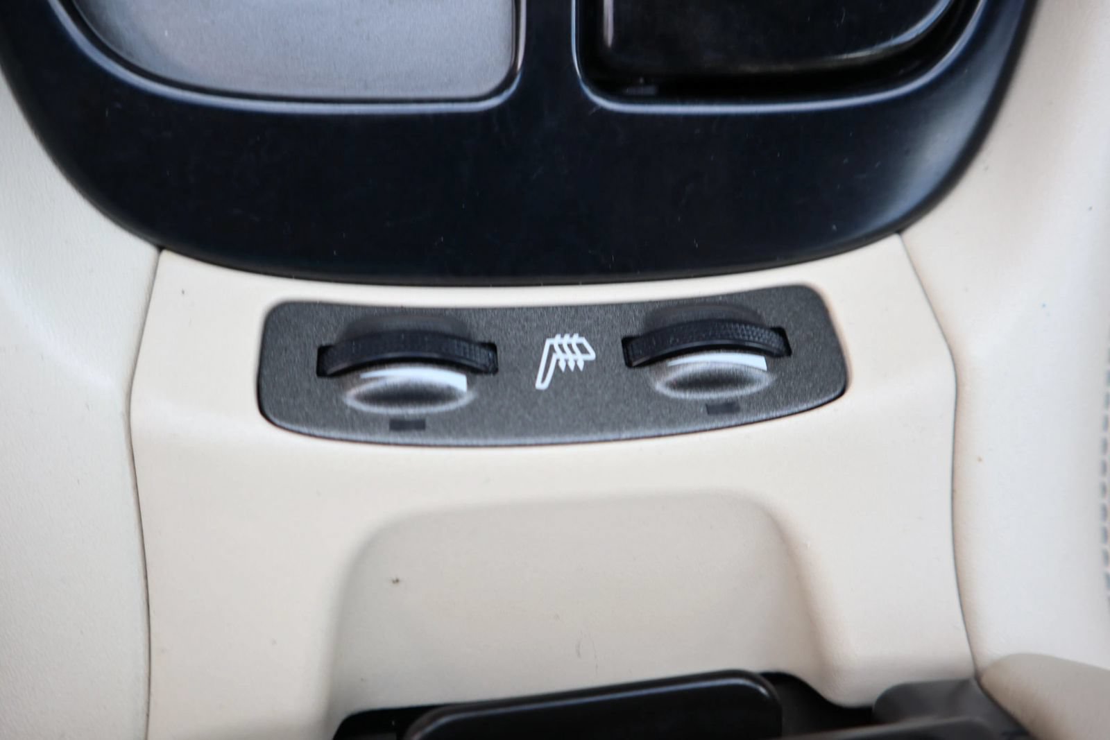 Used 2009 Lexus SC 430 Convertible RWD image 20