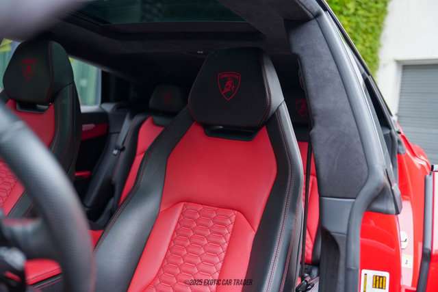 Used 2019 Lamborghini Urus image 40