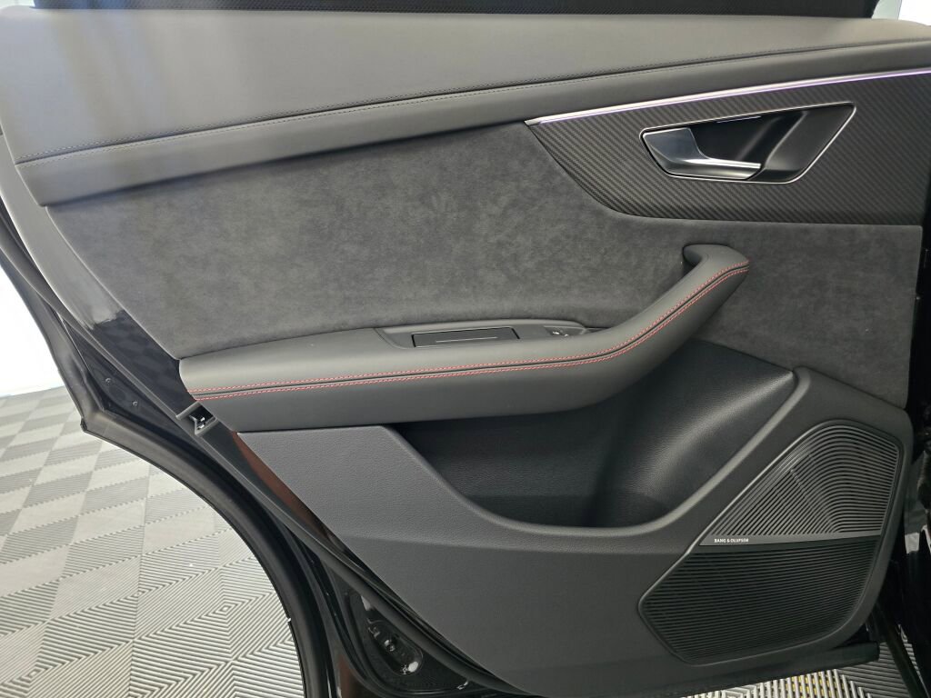 New 2025 Audi RS Q8 performance image 19