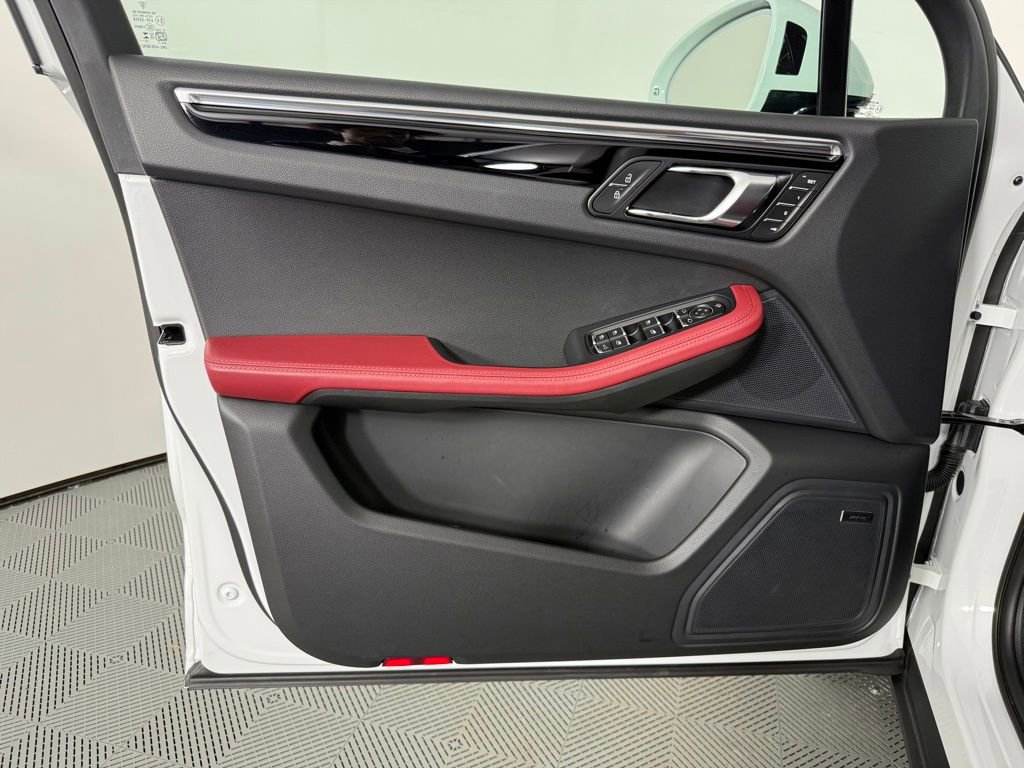 Certified 2026 Porsche Macan Turbo image 19