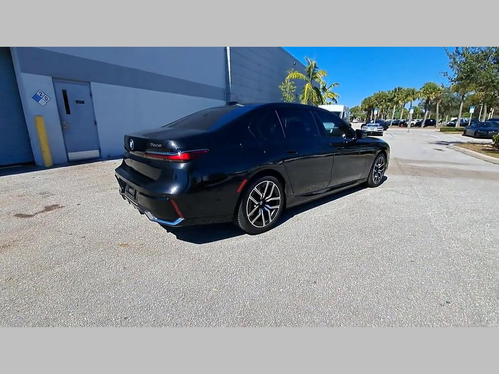 Used 2024 BMW 750e xDrive image 35