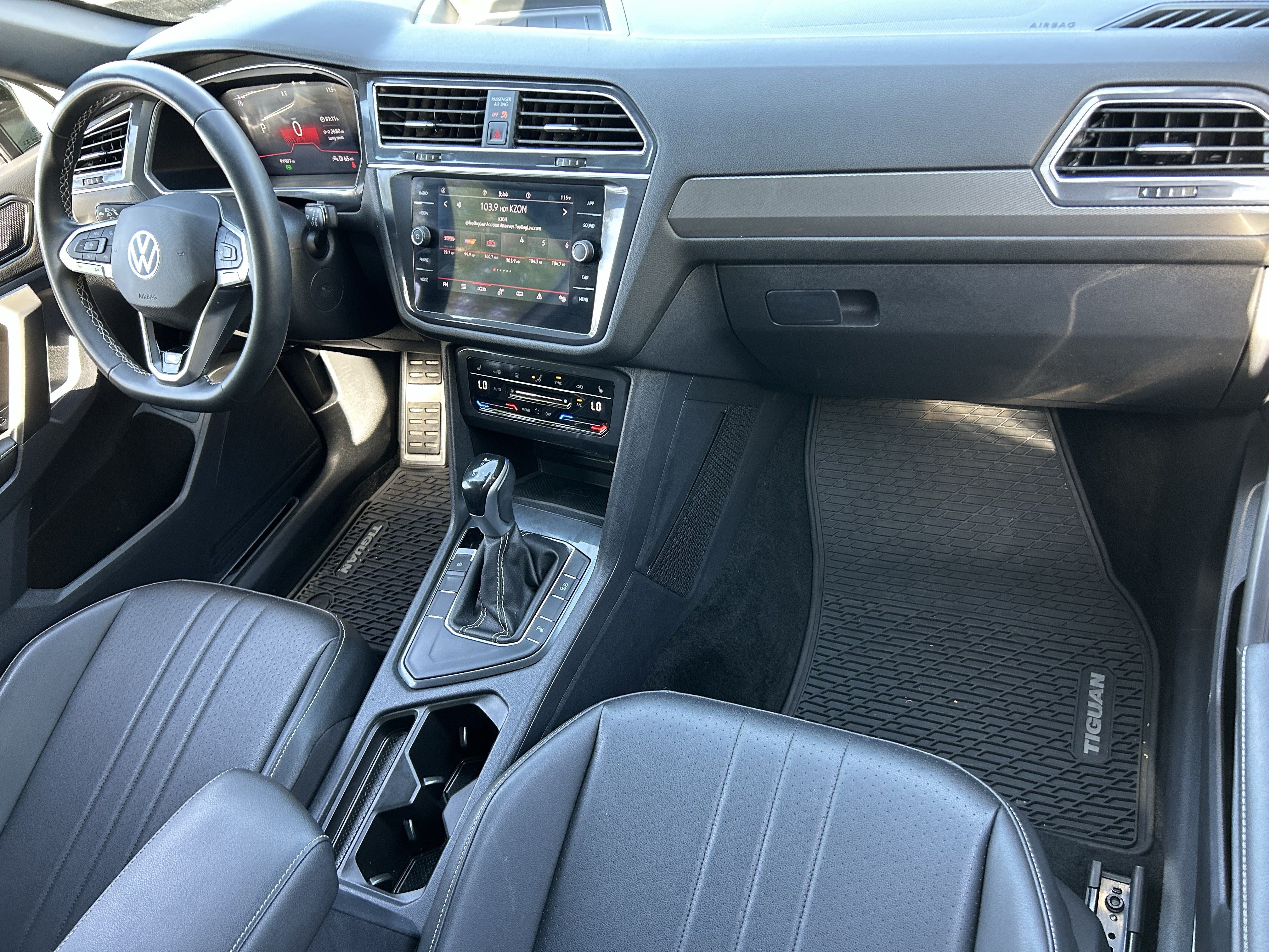 Used 2023 Volkswagen Tiguan SE R-Line FWD image 10